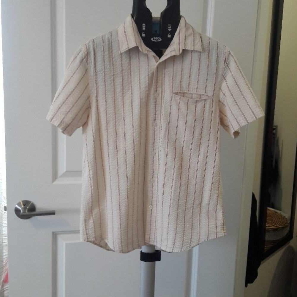 Men's Shirt. Medium.